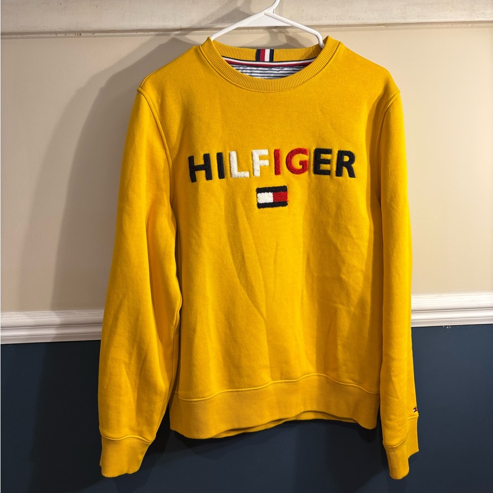 Tommy Hilfiger Men's Bright Yellow Crewneck Sweater, Size Small